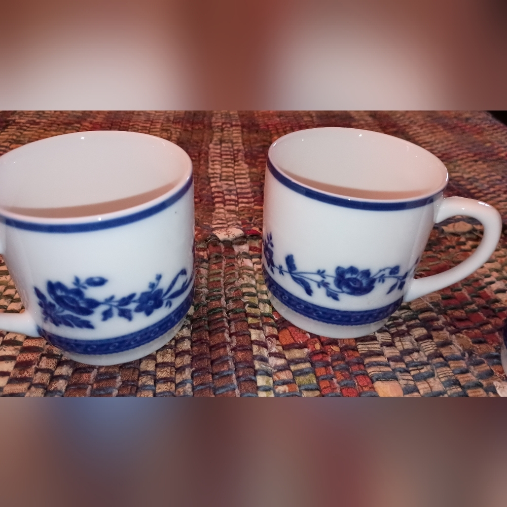 William Sonoma French Blue Floral Ceramic Mug and Plate Set - Picture 3 of 12